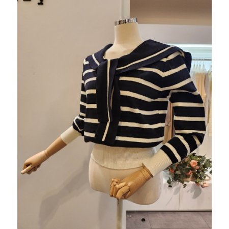 어깨숄 스트라이프 니트