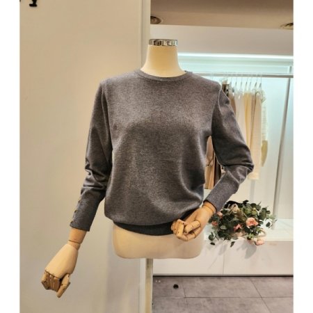 소매버튼 라운드넥 니트