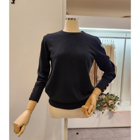 소매버튼 라운드넥 니트