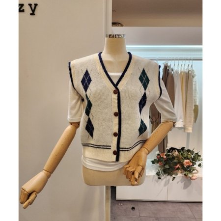 다이아 브이넥 니트 조끼