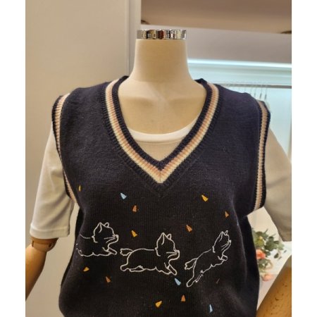 고양이 자수 니트 조끼