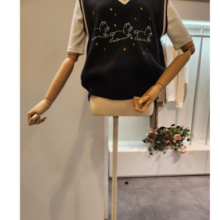 고양이 자수 니트 조끼