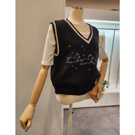 고양이 자수 니트 조끼