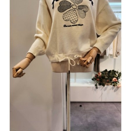 영문 자수 스트링 니트