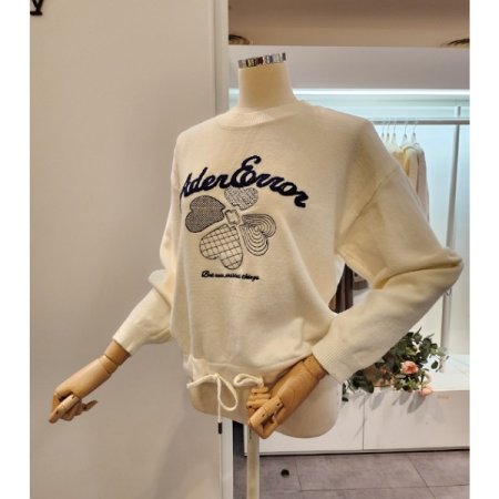 영문 자수 스트링 니트