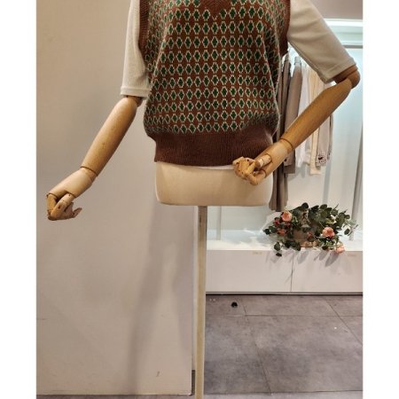 그린 패턴 브이넥 니트 조끼