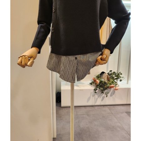 단추장식 셔츠배색 니트