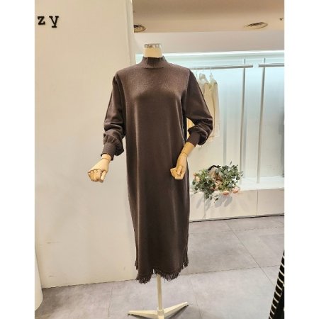 밑단태슬 반목 니트 원피스