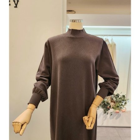 밑단태슬 반목 니트 원피스