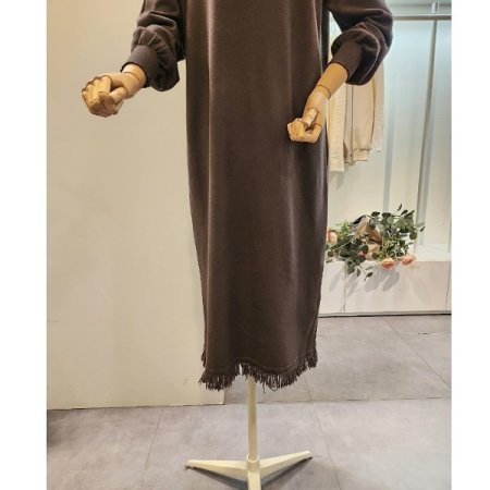 밑단태슬 반목 니트 원피스