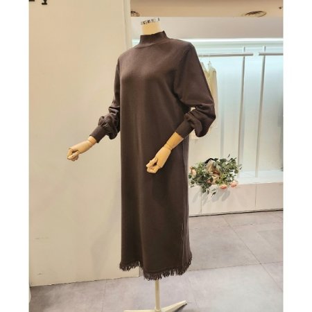 밑단태슬 반목 니트 원피스