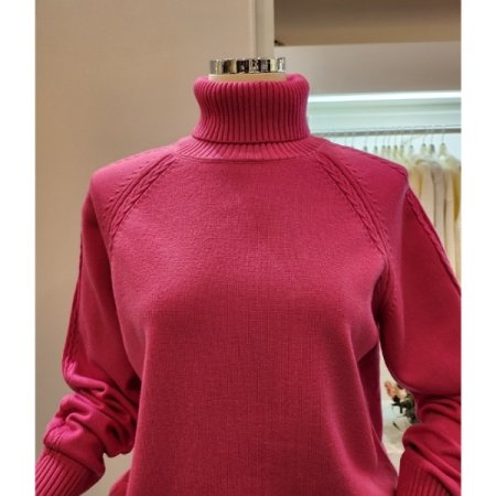 터틀넥 꽈배기짜임 니트