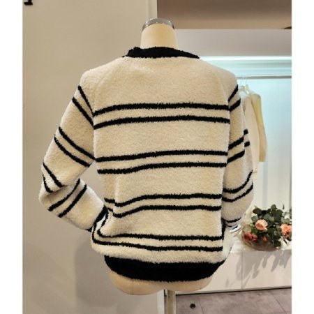 줄무늬 오버핏 니트