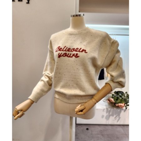 영문 레터링 라운드넥 니트