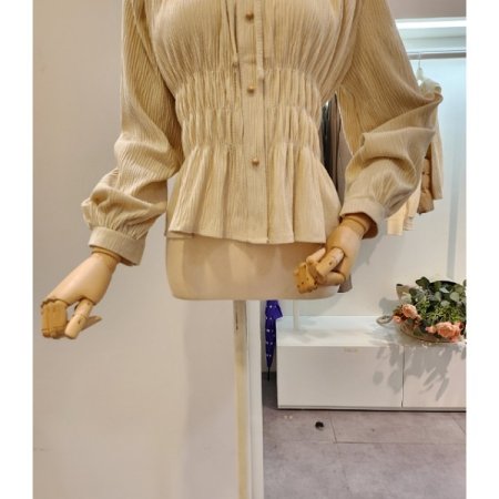 프릴넥 스모크셔링 블라우스