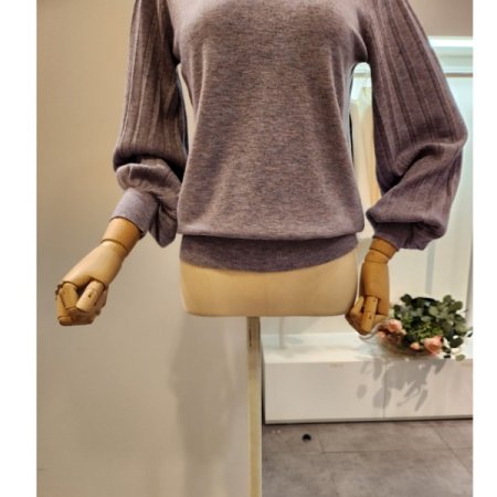 소매 줄 퍼프 니트