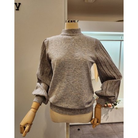 소매 줄 퍼프 니트