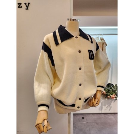 백 레터링 배색 니트자켓