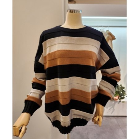 삼색 루즈핏 라운드넥 니트