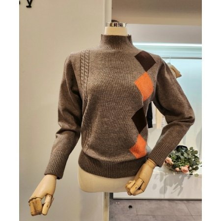 다이아 꽈배기 반폴라 니트