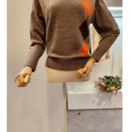 다이아 꽈배기 반폴라 니트