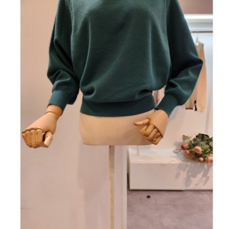 라운드넥 무지 가오리핏 니트