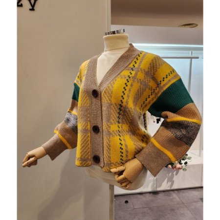 삼색 브이넥 체크 가디건