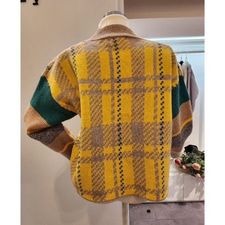 삼색 브이넥 체크 가디건