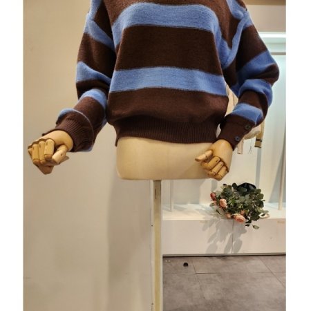 소매단추 줄무늬 니트