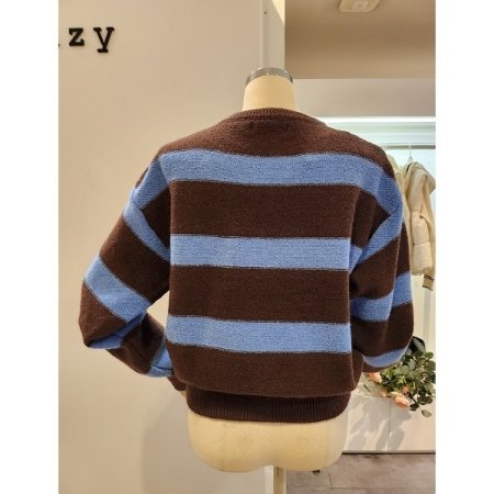 소매단추 줄무늬 니트