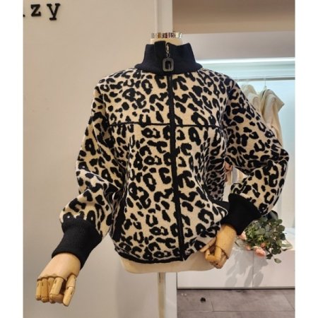 하이넥 레오파드 점퍼
