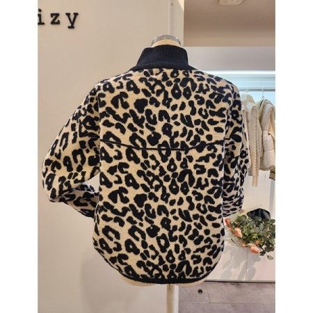 하이넥 레오파드 점퍼