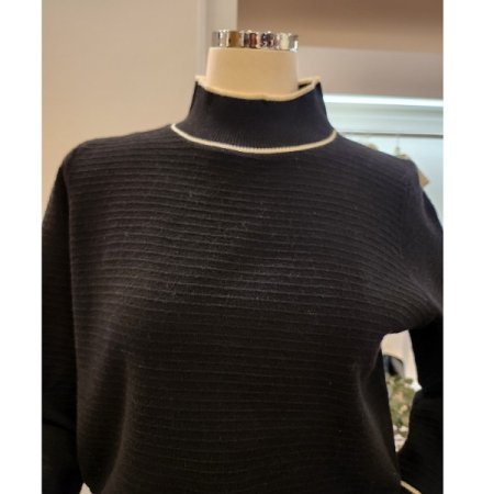 반폴라 심플 배색 니트