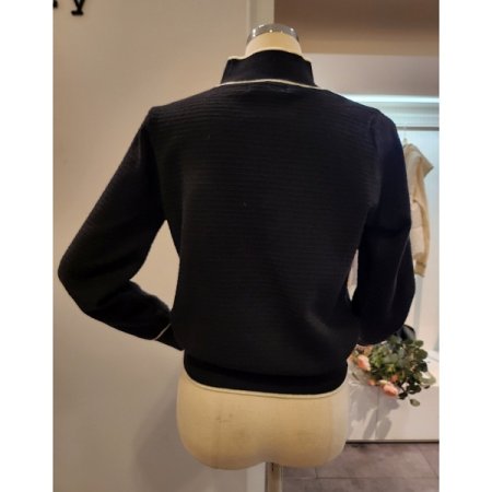 반폴라 심플 배색 니트