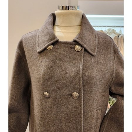 뒷 비죠장식 더블 코트