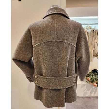 뒷 비죠장식 더블 코트