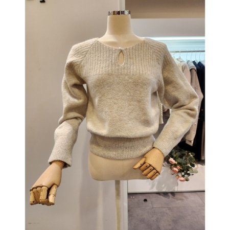 슬릿 진주장식 니트