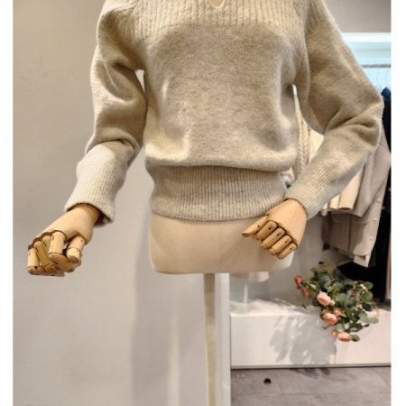 슬릿 진주장식 니트