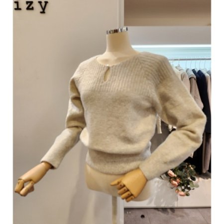 슬릿 진주장식 니트