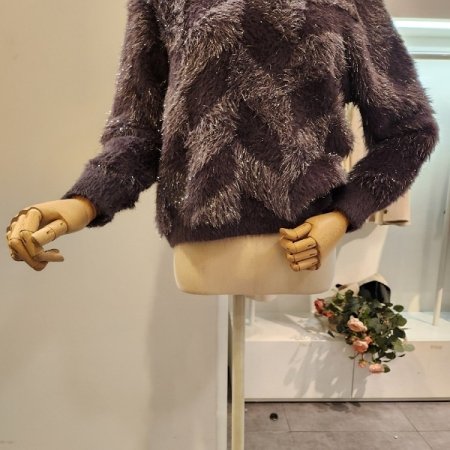 페이크 퍼 라운드넥 니트