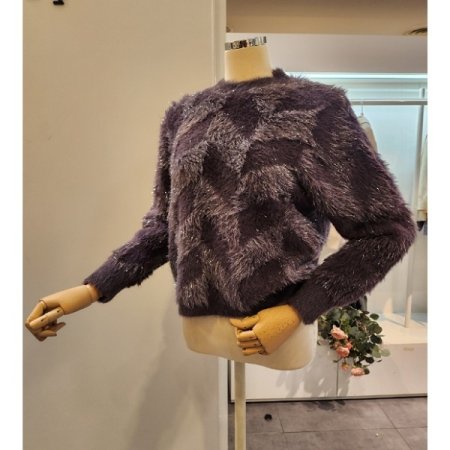 페이크 퍼 라운드넥 니트