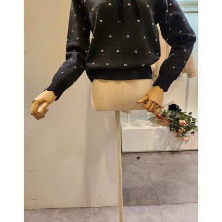 리본브로치 카라배색 니트