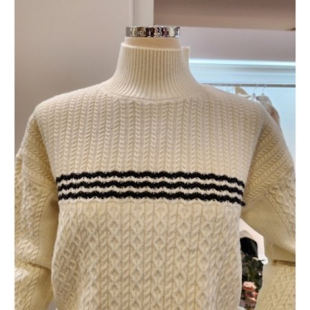 꽈배기 줄 배색 폴라 니트