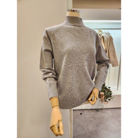 옆 트임 폴라 니트