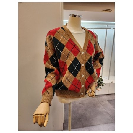 아가일 브이넥 니트 가디거