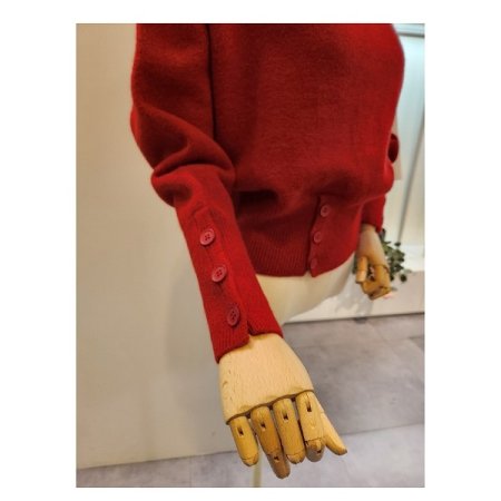 터틀넥 쓰리버튼 포인트 니트