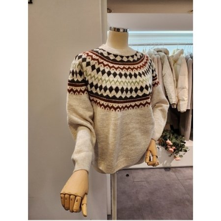 다이아 패턴 라운드넥 니트