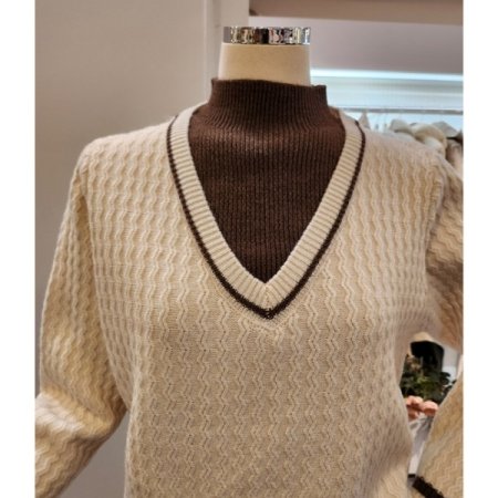 반폴라 배색 패턴 니트