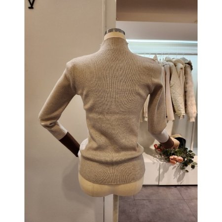 소매배색 폴라 골지 니트