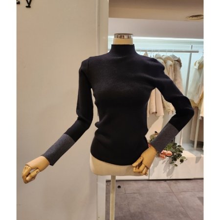 소매배색 폴라 골지 니트